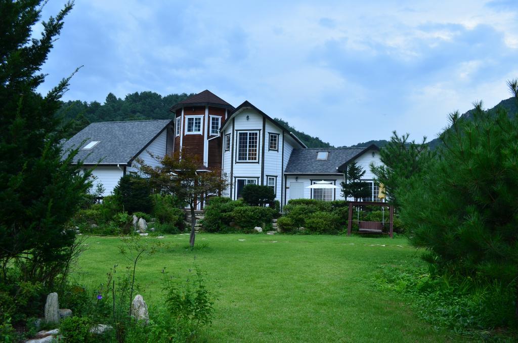 River Terrace Pension Pyeongchang Bagian luar foto